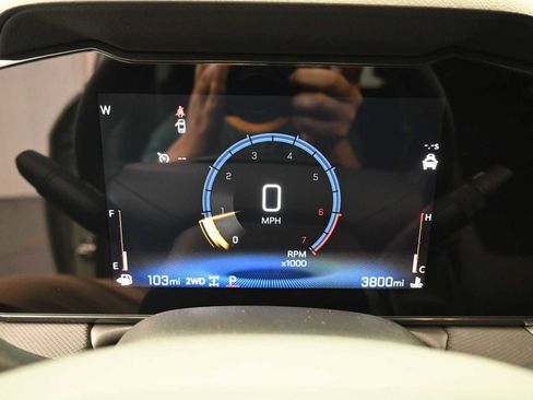 Used 2025 Chevrolet TrailBlazer LT w/ LT Cold Weather Package AWD/4WD image 7