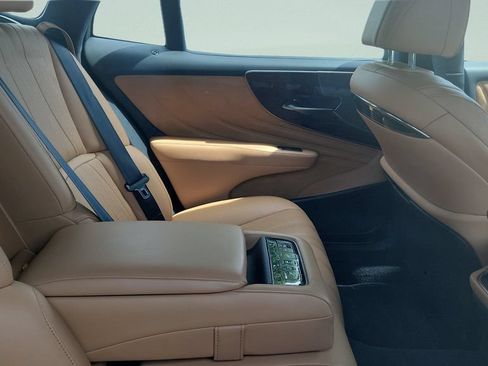 Used 2021 Lexus LS 500 w/ Interior Upgrade Package RWD image 8