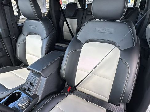 New 2026 Ford Bronco Outer Banks w/ Sasquatch Package AWD/4WD image 15