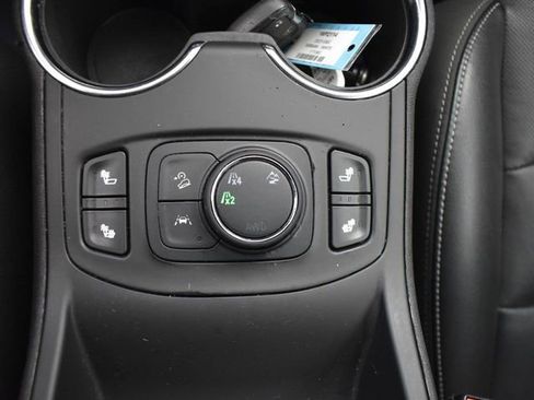 Used 2023 GMC Terrain SLT image 26