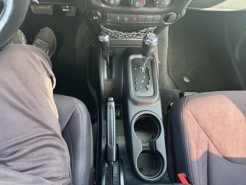 Used 2014 Jeep Wrangler Sport w/ Connectivity Group image 12