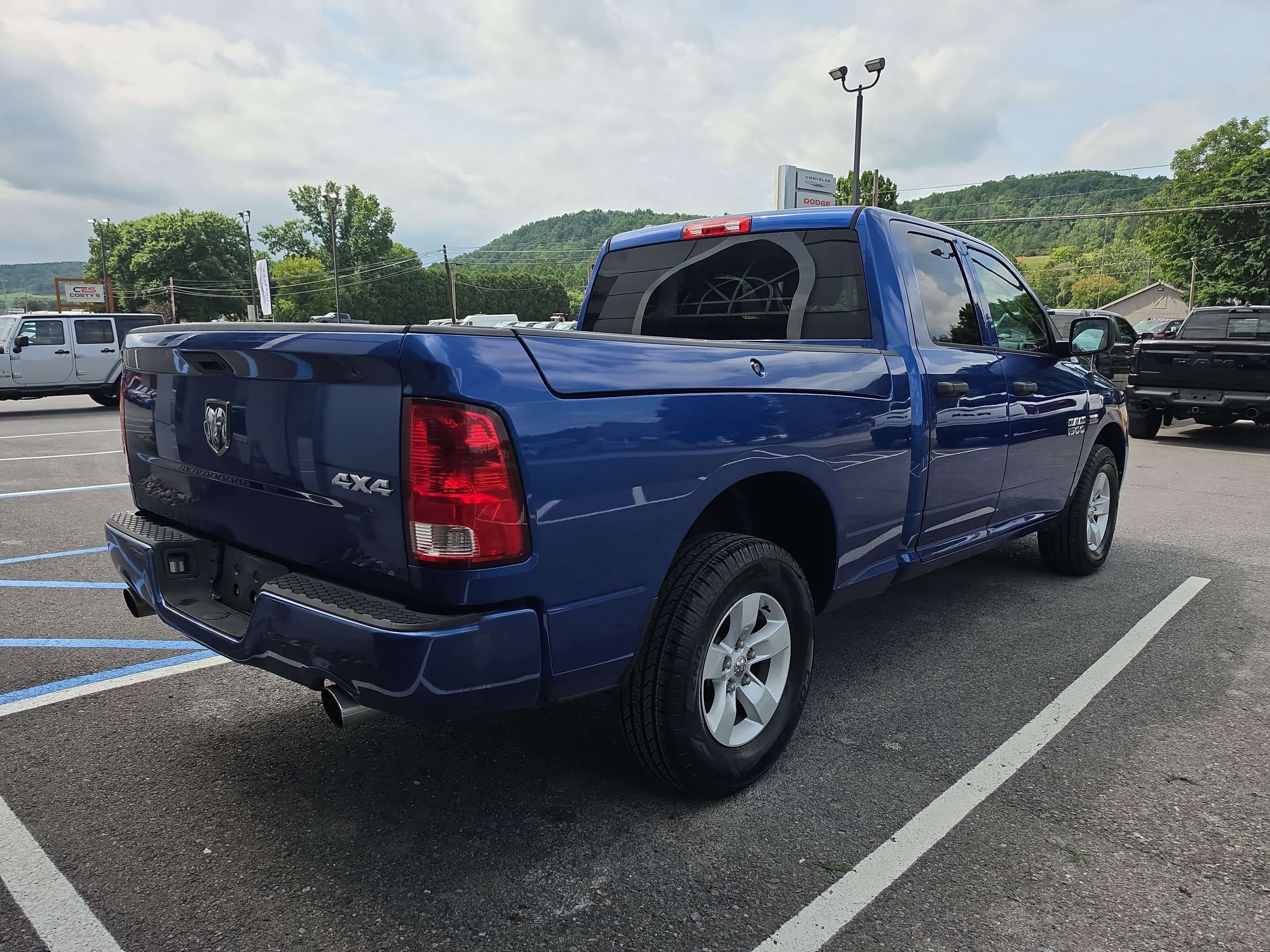 Used 2016 RAM 1500 Express AWD/4WD image 3