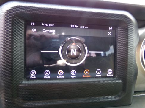 Used 2020 Jeep Wrangler Unlimited Sahara image 18