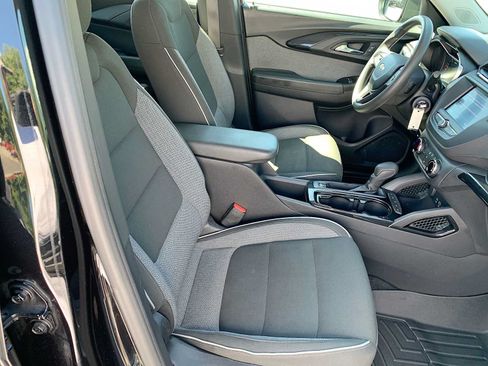 Used 2021 Chevrolet TrailBlazer LS AWD/4WD image 24