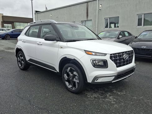 New 2026 Hyundai Venue SEL image 2