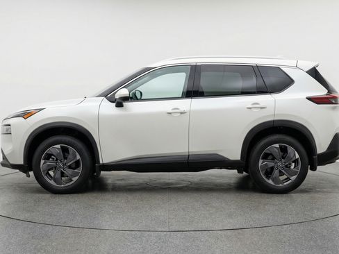 Used 2025 Nissan Rogue SV FWD image 5