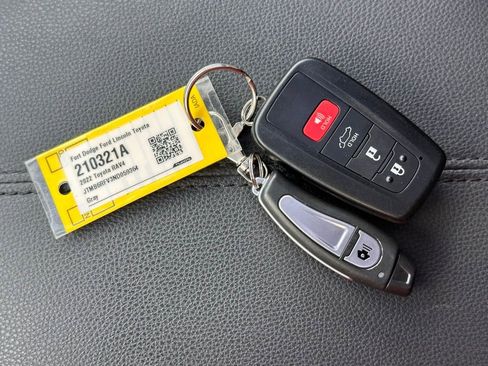 Used 2022 Toyota RAV4 XLE Premium AWD/4WD image 37