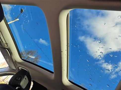 Used 2022 Mercedes-Benz GLC 300 4MATIC image 19