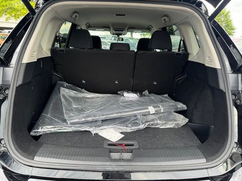 Used 2026 Nissan Rogue SV FWD image 6