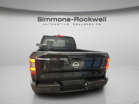 Used 2024 Nissan Frontier S w/ Technology Package image 6