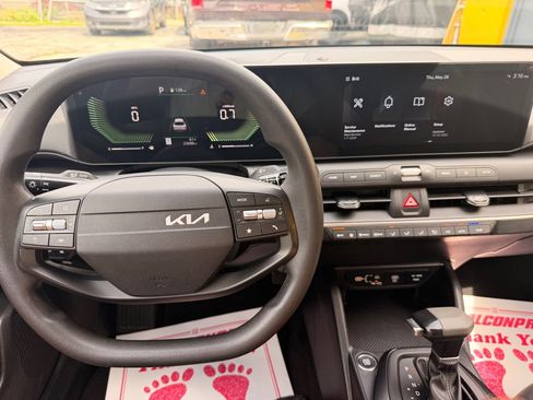 Used 2025 Kia K4 FWD image 18