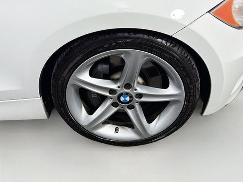 Used 2010 BMW 135i Convertible image 31