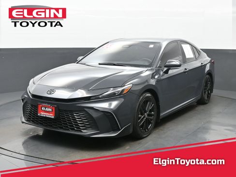 Used 2025 Toyota Camry SE w/ Convenience Package FWD image 1