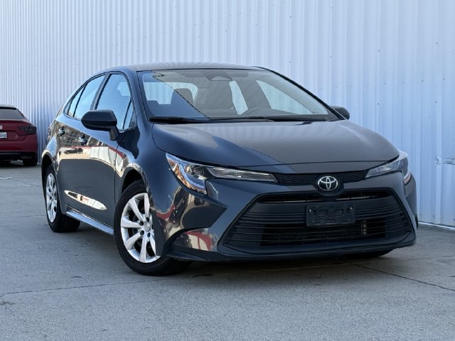 Used 2025 Toyota Corolla LE FWD image 3