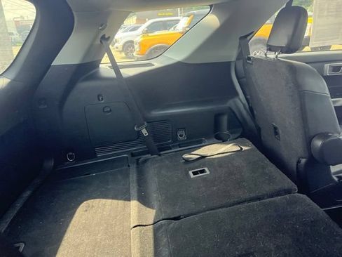 Used 2021 Ford Explorer XLT w/ Equipment Group 202A AWD/4WD image 10