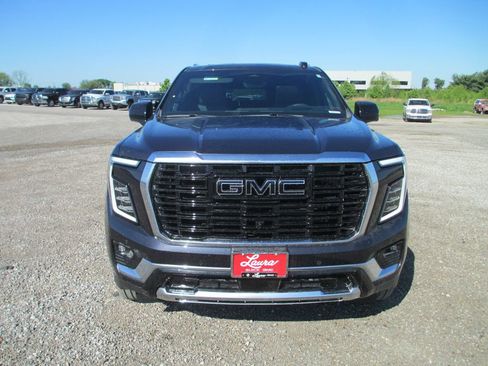 New 2026 GMC Yukon Denali w/ Denali Reserve Package AWD/4WD image 10