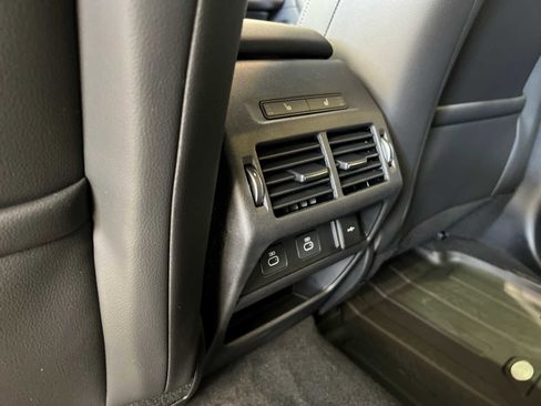 Used 2025 Land Rover Discovery Sport Dynamic SE image 16