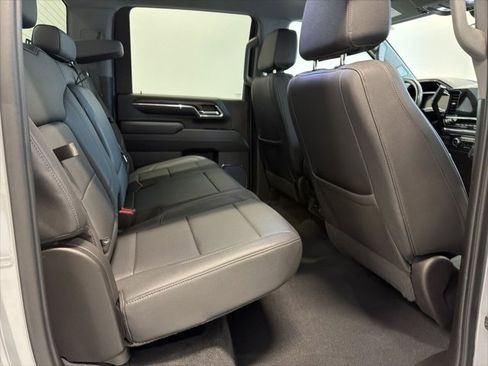 Used 2024 GMC Sierra 2500 SLT image 39