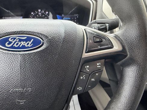 Used 2017 Ford Fusion SE image 26