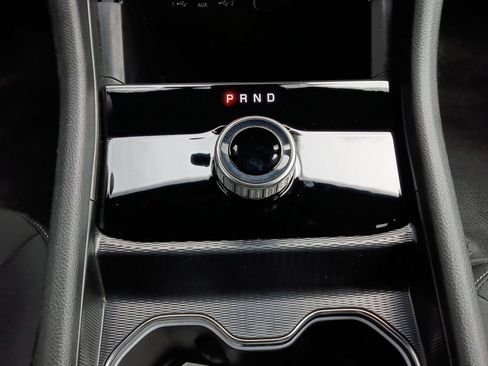 Used 2025 Jeep Grand Cherokee L Laredo RWD image 10