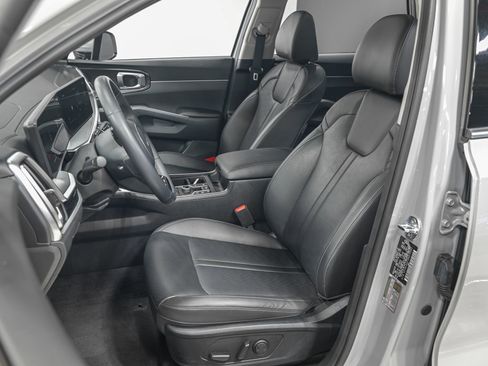 Used 2024 Kia Sorento S w/ Panoramic Sunroof Package AWD/4WD image 16