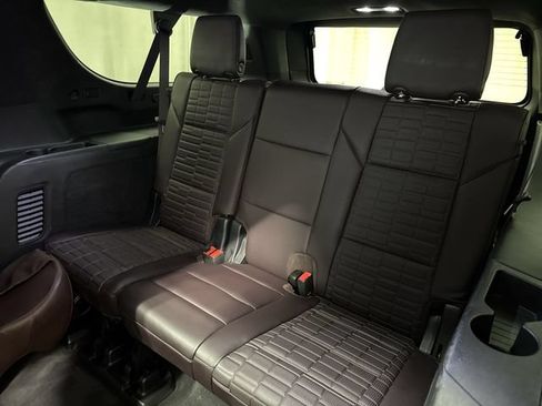 Certified 2022 Cadillac Escalade ESV Sport Platinum w/ LPO, ONYX Package AWD/4WD image 15