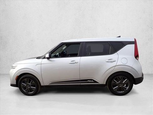 Used 2020 Kia Soul EX image 2