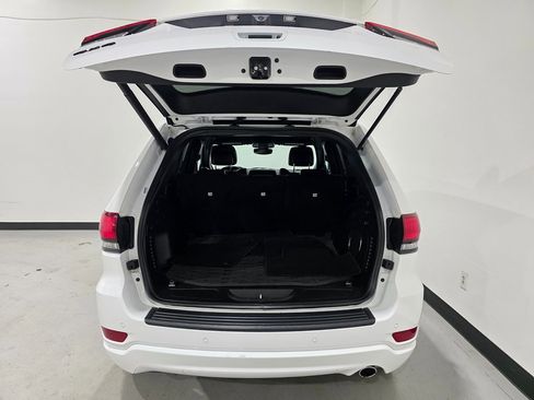 Used 2021 Jeep Grand Cherokee Altitude image 28