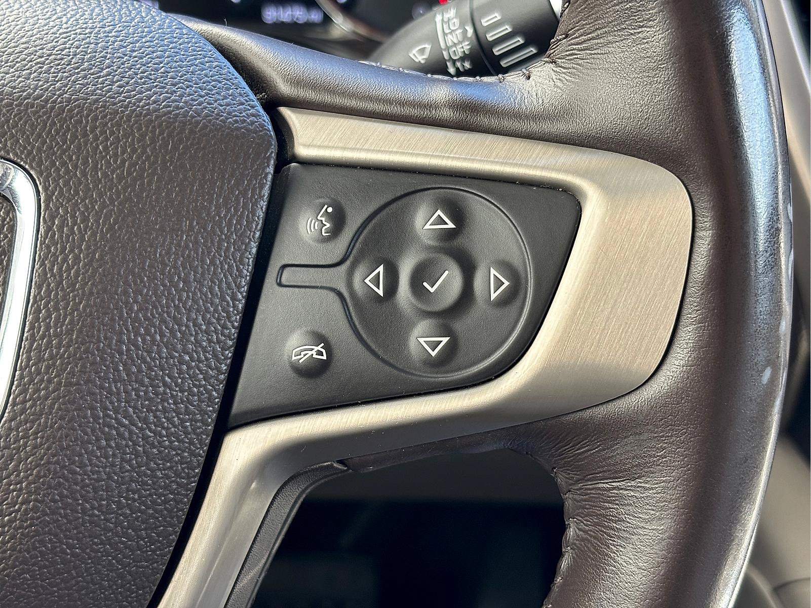 Used 2019 GMC Acadia Denali w/ Technology Package AWD/4WD image 36