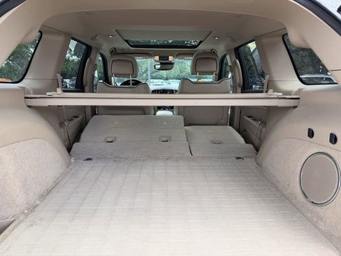 Used 2019 Jeep Grand Cherokee Overland RWD image 21
