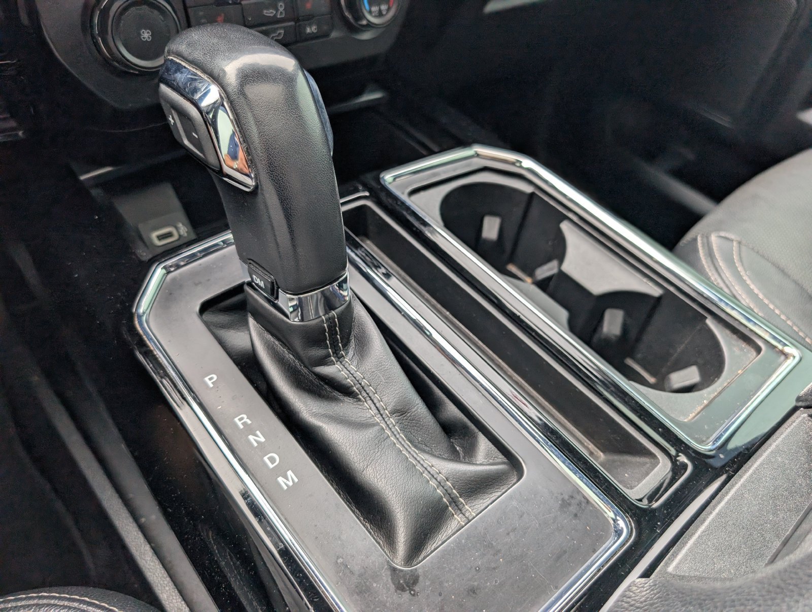 Used 2019 Ford F150 XLT w/ Equipment Group 302A Luxury AWD/4WD image 12