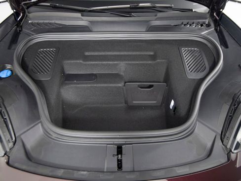 Certified 2025 Porsche Macan 4 Electric image 45