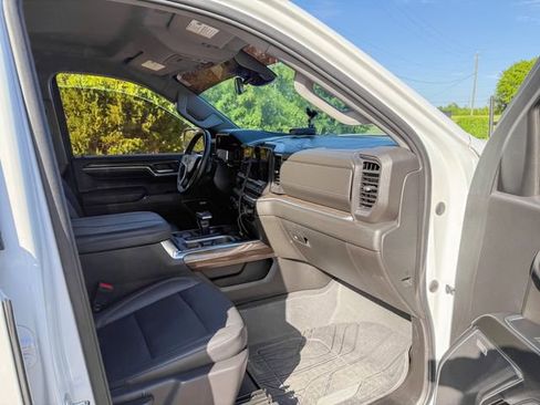 Used 2023 Chevrolet Silverado 1500 RST w/ Redline Edition AWD/4WD image 22