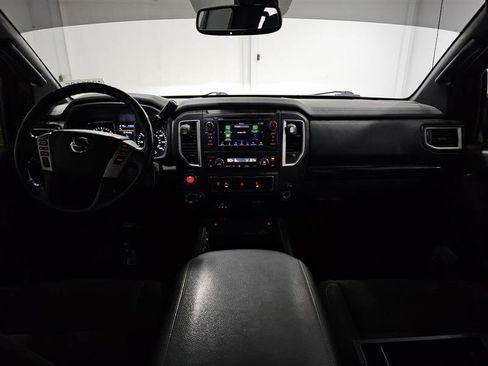 Used 2019 Nissan Titan SV w/ SV Convenience Package AWD/4WD image 10