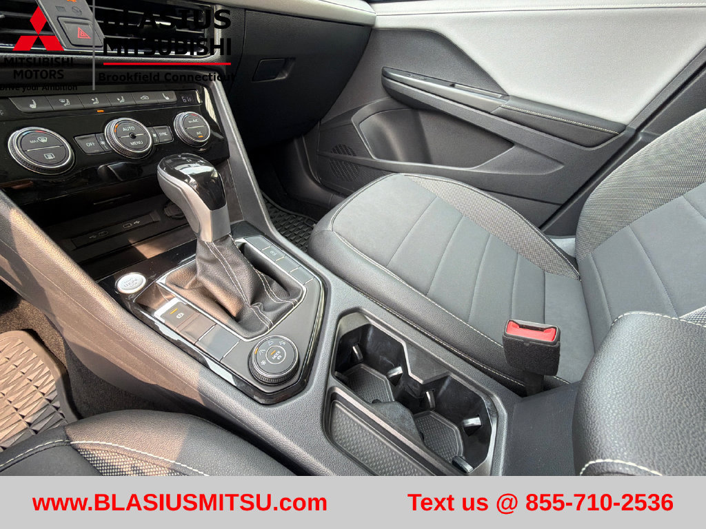 Used 2024 Volkswagen Taos SE w/ Panoramic Sunroof Package AWD/4WD image 28