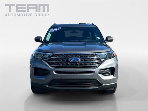 Used 2023 Ford Explorer XLT image 2