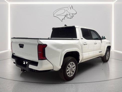 Used 2024 Toyota Tacoma SR5 AWD/4WD image 6