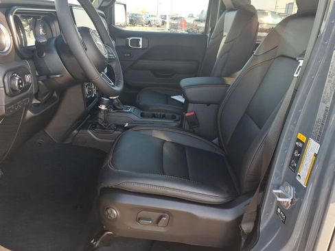 New 2026 Jeep Gladiator Sport AWD/4WD image 14