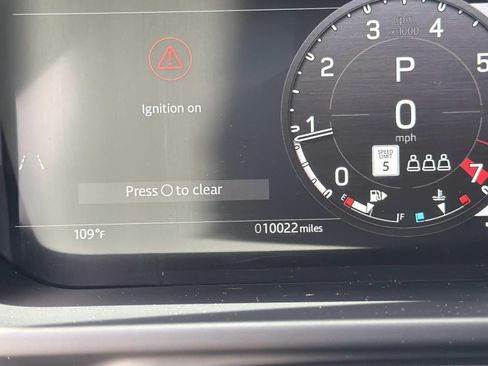Used 2025 Land Rover Defender 90 S AWD/4WD image 27