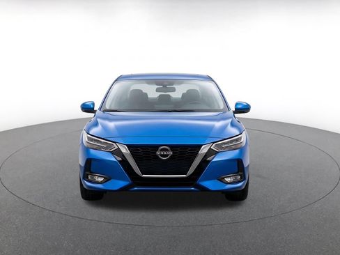 Used 2025 Nissan Sentra SV FWD image 2