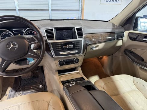 Used 2014 Mercedes-Benz GL 450 4MATIC image 5