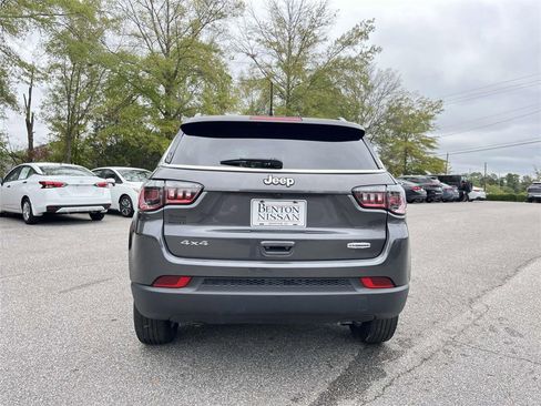 Used 2024 Jeep Compass Latitude image 6