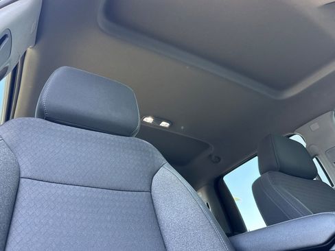 Used 2021 Chevrolet Silverado 1500 LT RWD image 17