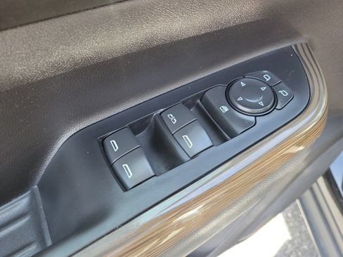 Used 2023 GMC Acadia SLE w/ Driver Convenience Package FWD image 19