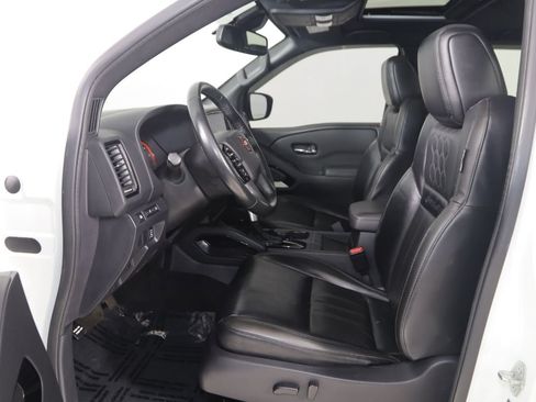 Used 2022 Nissan Frontier PRO-4X w/ Pro-4X Premium Package AWD/4WD image 13