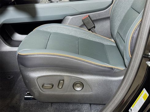 New 2026 GMC Acadia AT4 w/ Luxury Package image 17