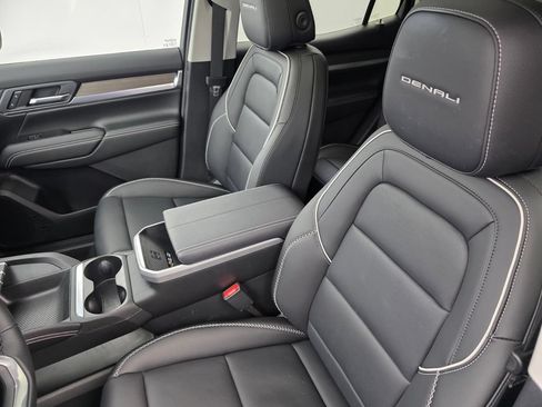 Used 2026 GMC Terrain Denali AWD/4WD image 11