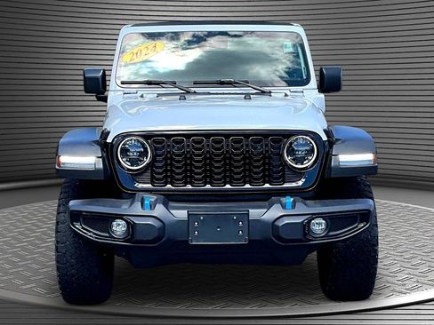 Used 2024 Jeep Wrangler Unlimited AWD/4WD image 2