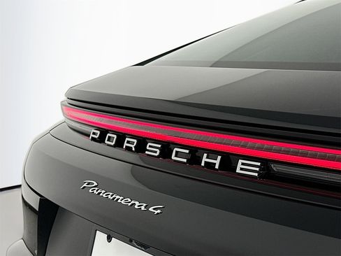 Certified 2025 Porsche Panamera 4 image 17