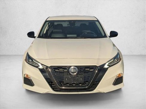 Used 2022 Nissan Altima 2.5 SR image 2